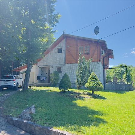 Villa Ema Сараево Екстериор снимка