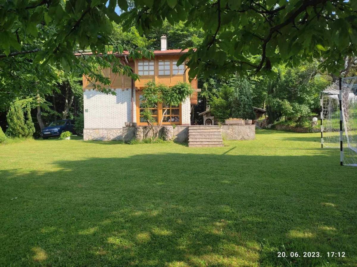 Villa Ema Сараево Екстериор снимка