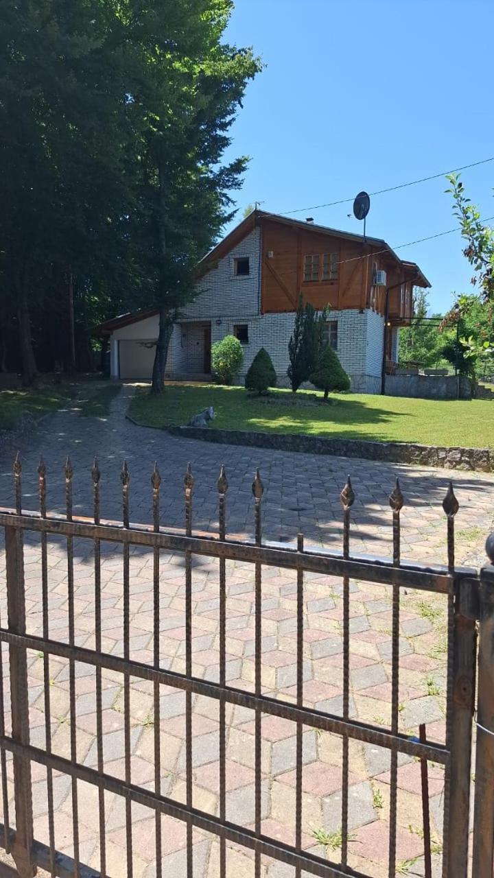 Villa Ema Сараево Екстериор снимка